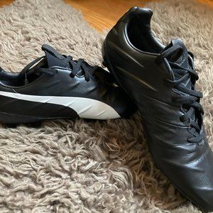 PUMA King Pro 21 FG Soccer Cleats - Men's size 10